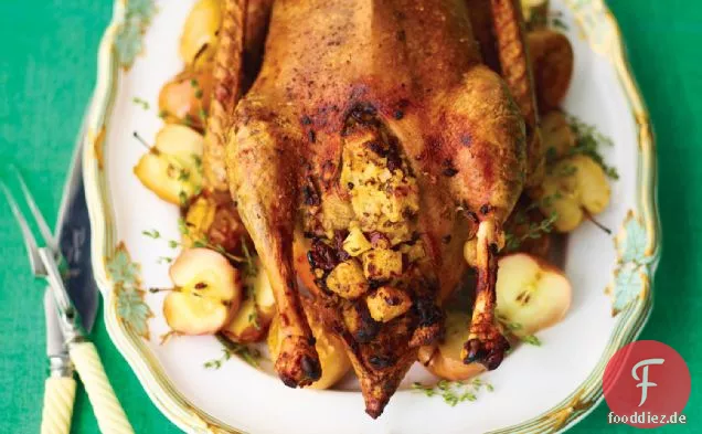 Knackige Gans mit getrockneter Kirsch-Sauerteig-Füllung