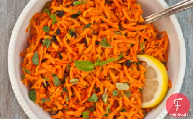 Ernsthafte Salate: Geriebener Karotten-Minz-Salat mit Honig-Zitronen-Vinaigrette