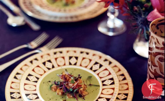 Gekühlte Selleriesuppe mit Nantucket Bay Jakobsmuscheln