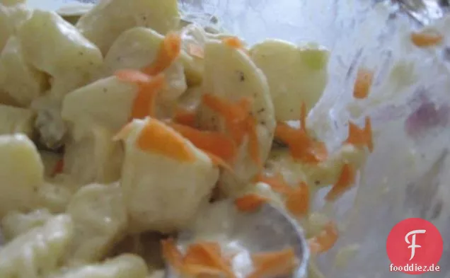 Kartoffelpüree und Karotten mit Paprika und Petersilie