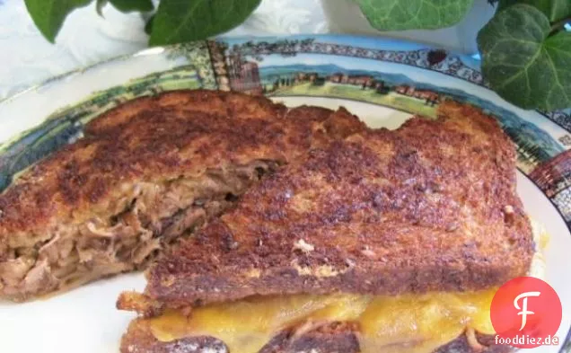 Big Thick Buttrig Roastbeef 'n Cheddar Sammies / Sandwiches