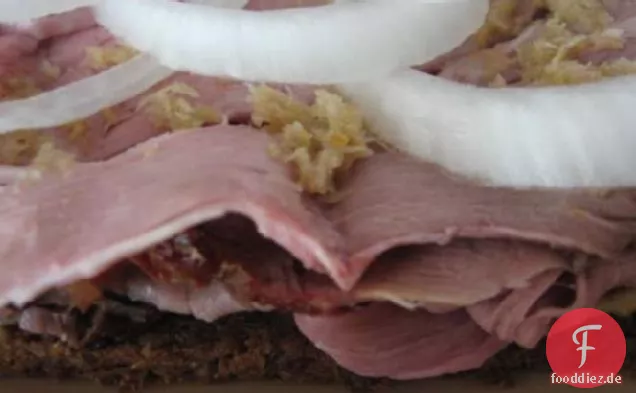 Roastbeef Sandwich mit offenem Gesicht (Smørrebrød)