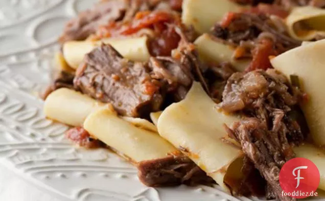 Zerkleinerte kurze Rippen mit Pappardelle