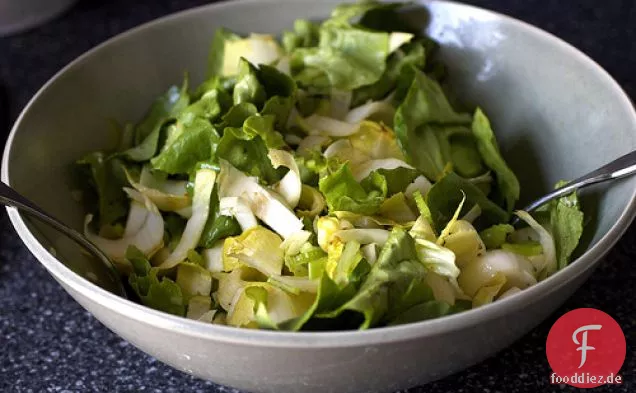 Endivien-Sellerie-Salat mit Fenchel-Vinaigrette