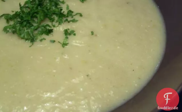 Gewürzte Pastinakensuppe