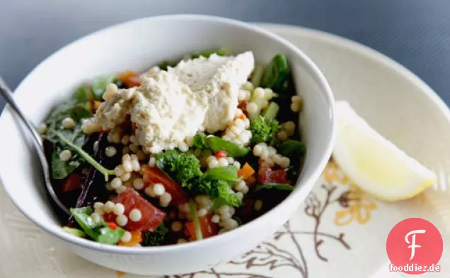 Super einfacher israelischer Couscous-Salat