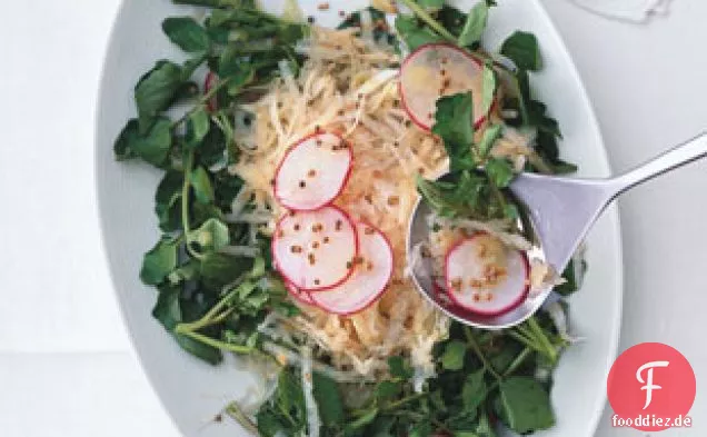 Selleriewurzel, Rettich und Brunnenkresse Salat mit Senfsamen Dre