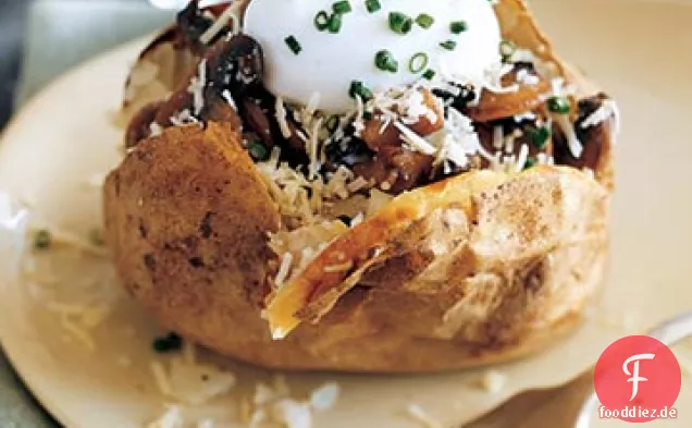 Ofenkartoffeln mit sautierten Pilzen und Joghurt