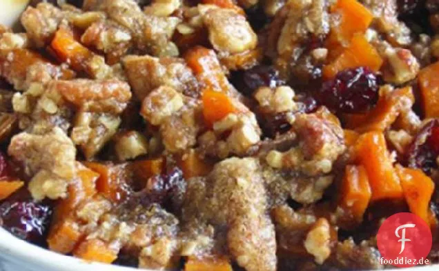 Geröstete Süßkartoffeln mit Zimt Pecan Crunch