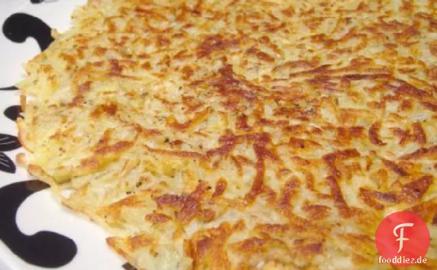 Rosmarin und Griechisch gewürzt zerkleinerte Kartoffeln