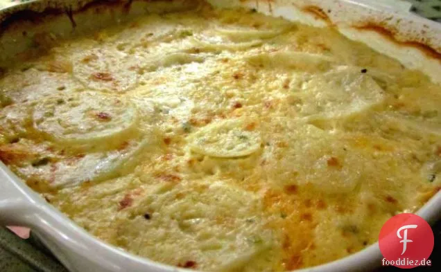 Gebackene Kräuter dekorierte Kartoffeln