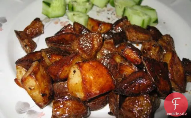 Gebräunte neue Kartoffeln