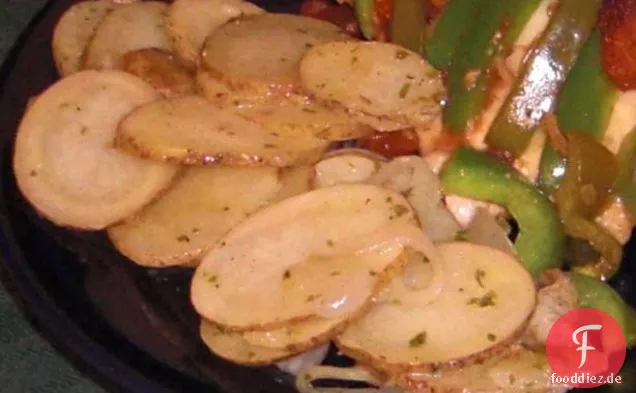 Gewürzt gebackene rote Kartoffeln