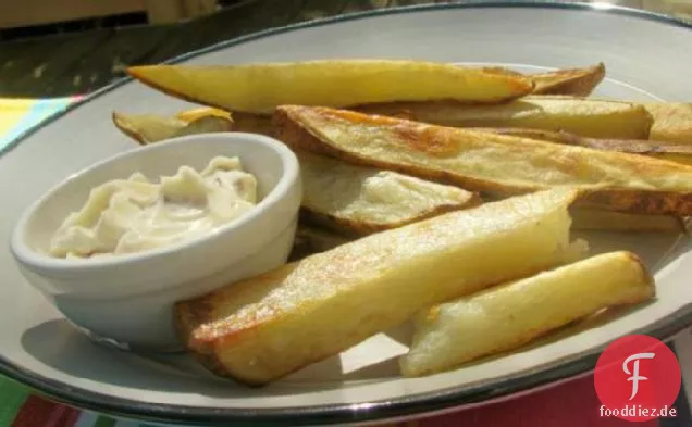 Goldene Bratkartoffeln mit Chili-Mayonnaise