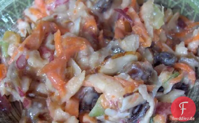 Zerkleinerter Gemüse- und Obstsalat