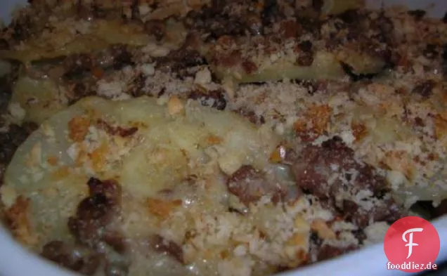 Altmodischer Kartoffel-Rindfleisch-Auflauf