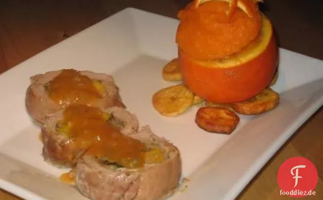 Karibisches gefülltes Schweinefleisch mit Orangensüßkartoffeln und Kochbananen
