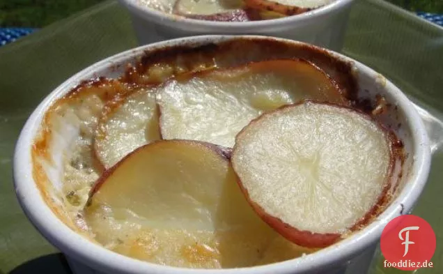 Warmer Kartoffelsalat mit Bier und Senfdressing