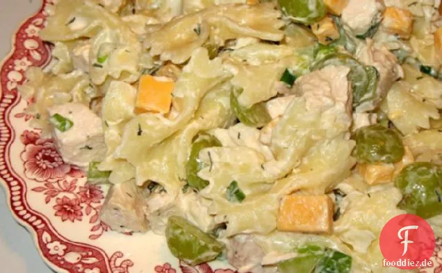 Nudelsalat mit Huhn und Trauben