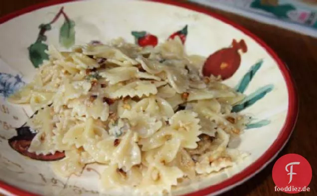 Fliege Mit Walnüssen, Butter & Salbei