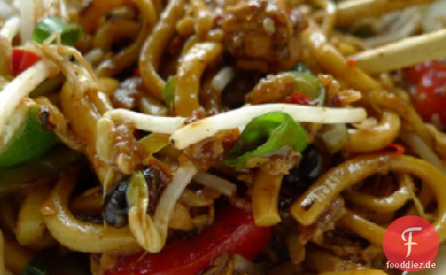 Asiatisches Huhn und Nudeln