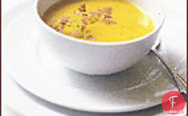 Seidig Kürbis und Sellerie-Suppe