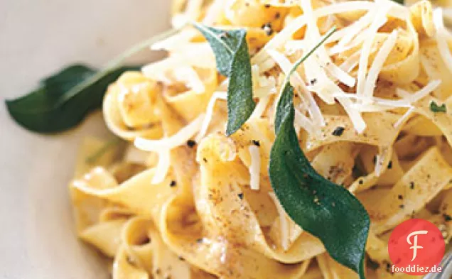 Fettuccine mit Brauner Butter und Salbei