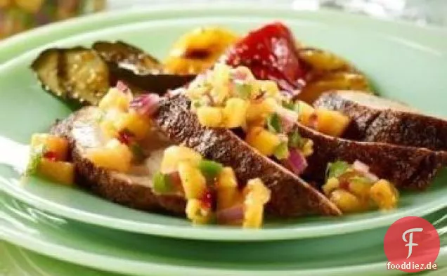 Schweinefleisch mit Pfirsich und schwarzer Bohne Salsa