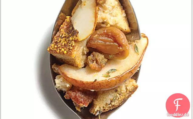 Roggenfüllung mit italienischer Wurst, Birnen und Kastanien