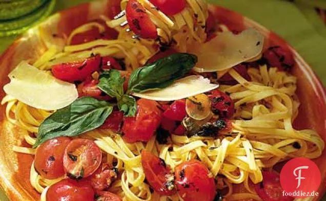 Frische Tomatensauce mit Linguine