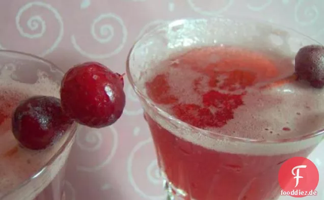Funkelnder Cranberry-Punsch