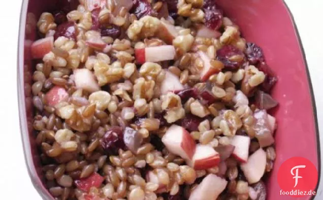 Weizen Berry Salat Mit Roten Früchten