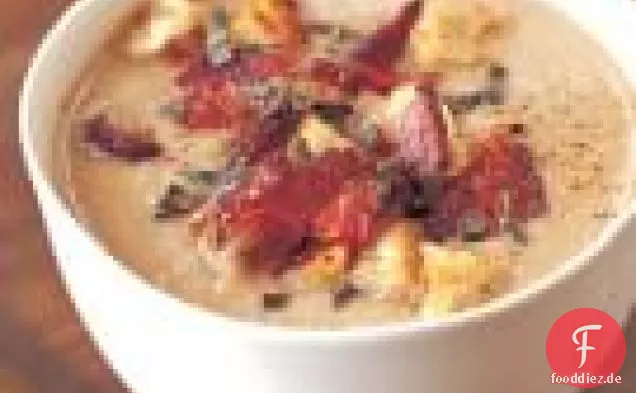 Kastanien Und Sellerie-Suppe Mit Salbei-Croûtons Und Speck