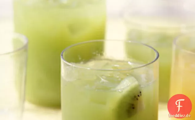 Frischer Kiwi-Traubensaft