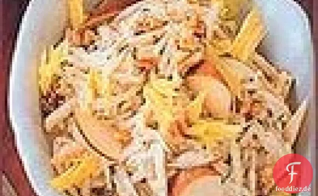 Selleriewurzel-Birnen-Remoulade mit Walnüssen