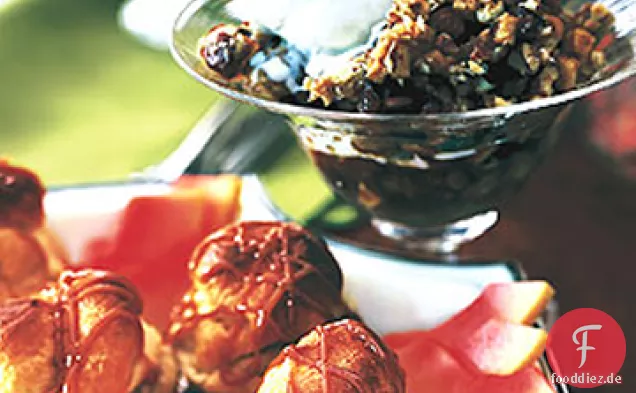 Apfel-Pflaume knusprig mit Haselnuss-Topping