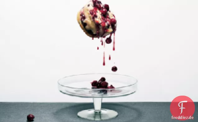 Gewürzte Cranberry-Brotpuddings