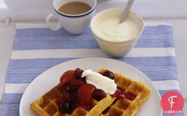 Maismehlwaffeln mit Aprikosen-Kirschkompott