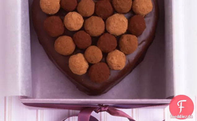 Sachertorte Herz mit Trüffel Top