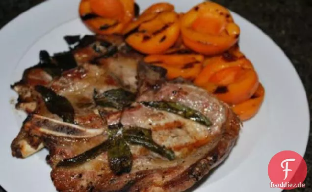 Gegrillte Aprikosen & Schweinekoteletts