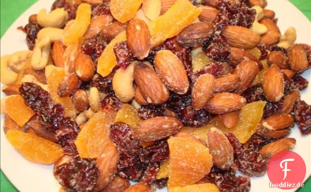 Aprikose-Mandel-Rum-Pfund-Kuchen