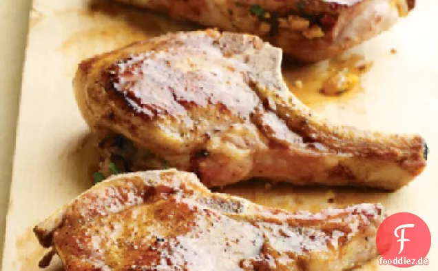 Schweinekoteletts mit Aprikosen-Mandel-Füllung