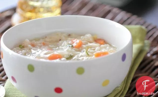 Klassische Hühnchen-Reissuppe