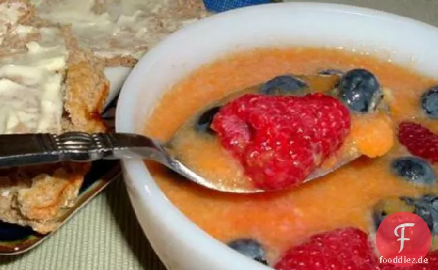Einfache Fruchtsuppe & Vollkorn-Scones
