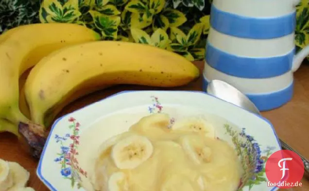 Heißer Pudding und Bananen