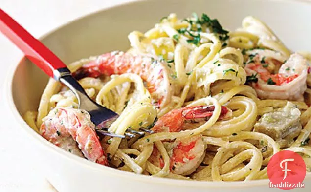 Garnelen und Artischocken-Linguine Alfredo