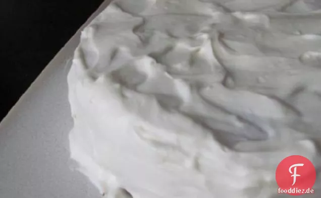 Bananenkuchen mit Bourbon-Frischkäse-Zuckerguss