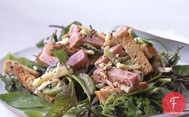 Schinken und Käse auf Roggen-Brot-Salat