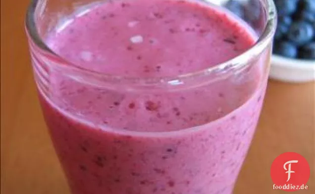 Blauer Himbeer-Frucht-Shake