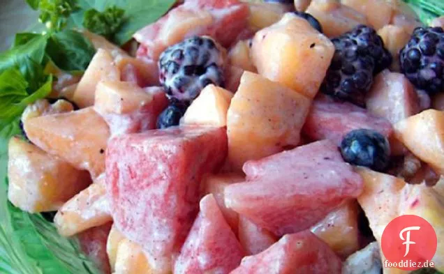 Frisches Obst Sommersalat